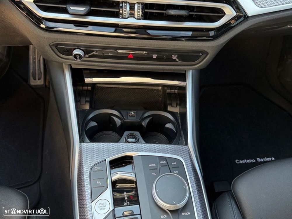 BMW 320 d Touring Pack Desportivo M Auto - 16