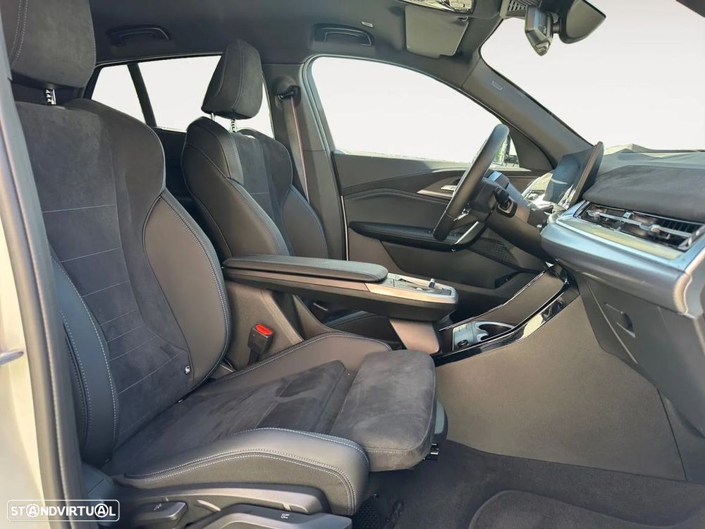 BMW iX2 eDrive20 - 14