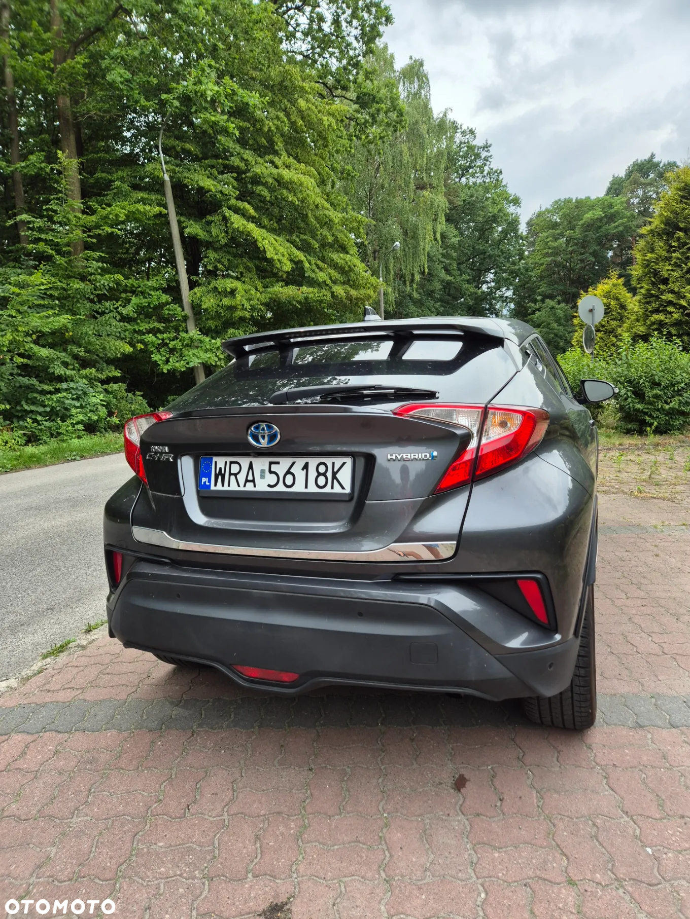 Toyota C-HR 1.8 Hybrid Neon Lime powered by JBL - 5