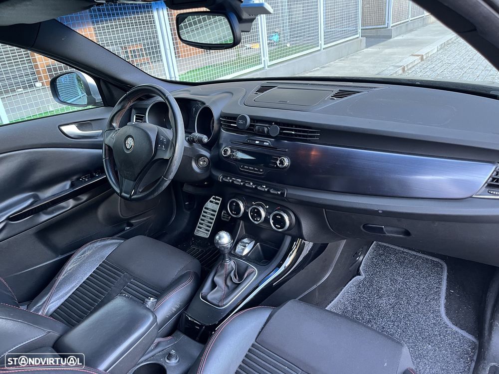 Alfa Romeo Giulietta 1.6 JTDm Distinctive - 9