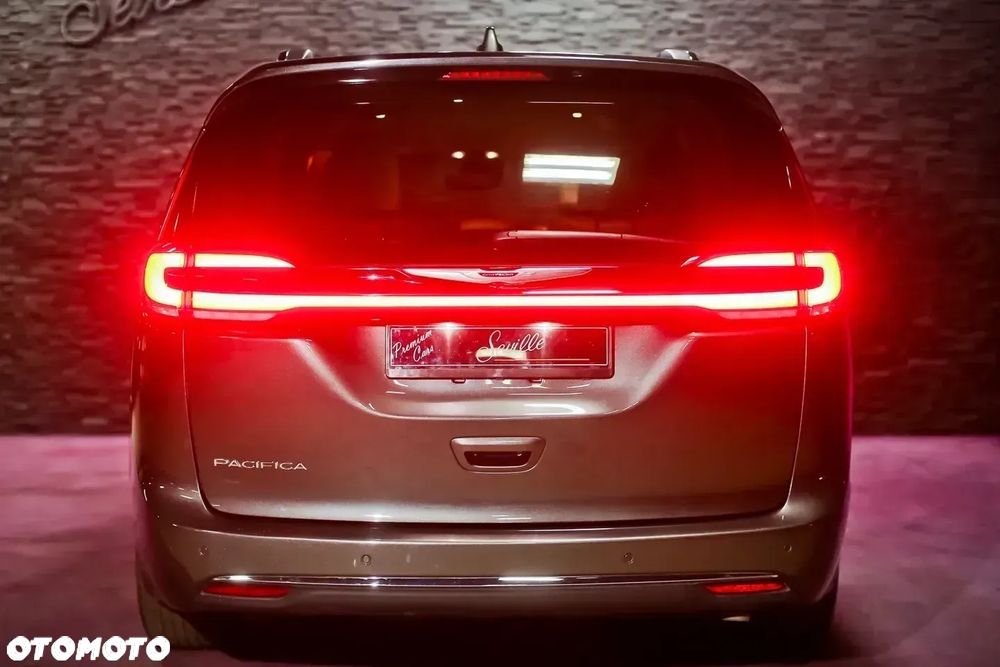 Chrysler Pacifica - 13