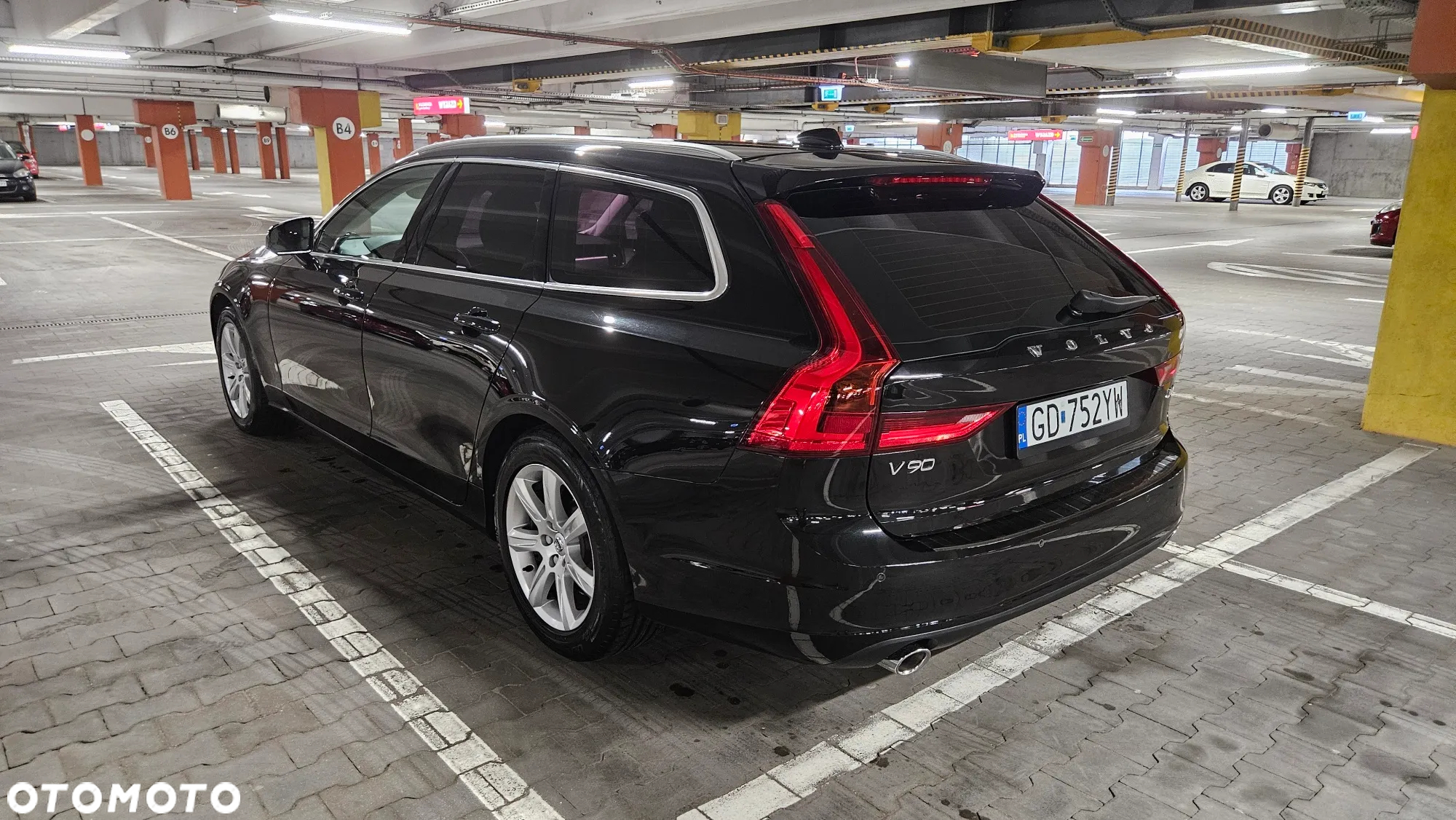 Volvo V90 D4 Momentum - 5