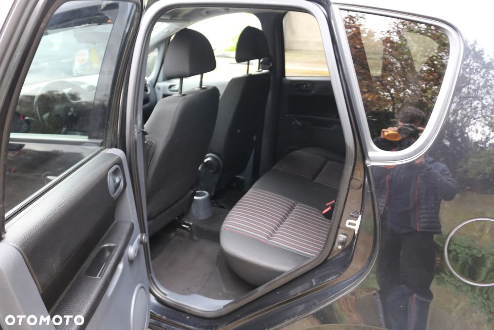 Mitsubishi Colt 1.3 Intense - 19