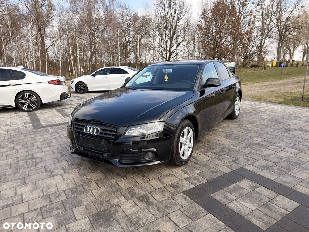 Audi A4 Limousine - 1