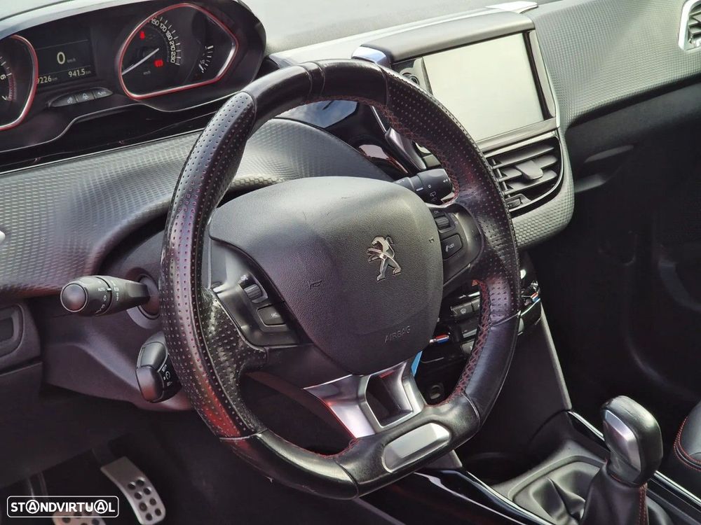 Peugeot 2008 1.2 PureTech GT Line - 15