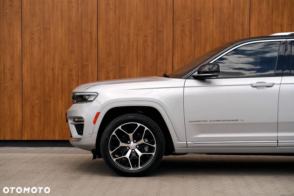 Jeep Grand Cherokee - 15