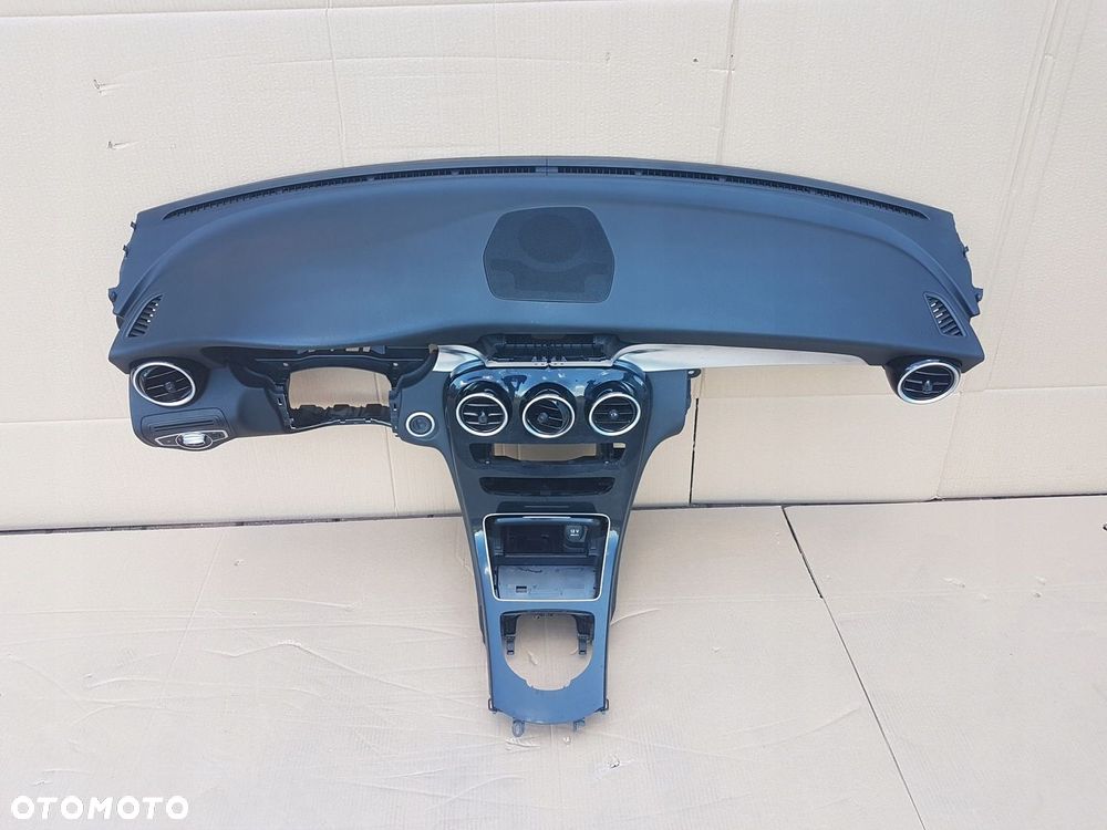 KONSOLA DESKA ROZDZIELCZA MERCEDES C-KLASA W205 ORYGINAŁ AUTOMAT