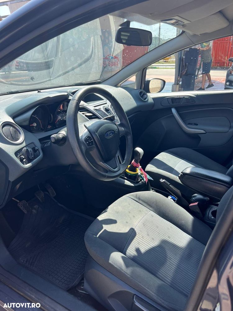 Ford Fiesta - 9