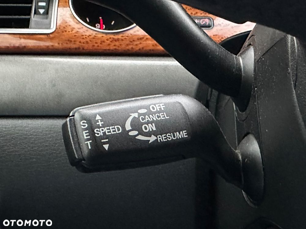 Audi A8 4.2 Quattro - 29