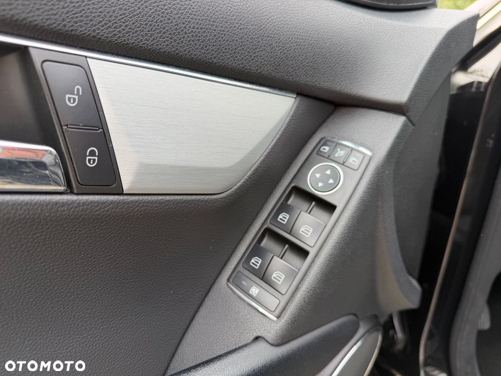 Mercedes-Benz Klasa C 180 Kompressor Automatik BlueEFFICIENCY Avantgarde - 18