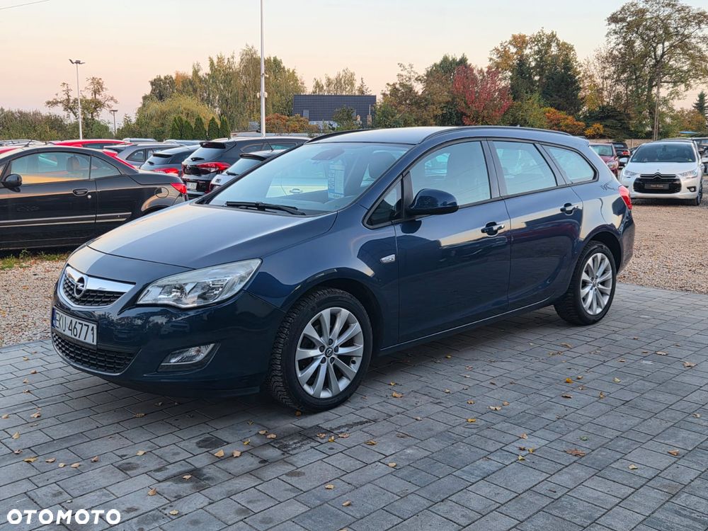 Opel Astra 2012 photo 4