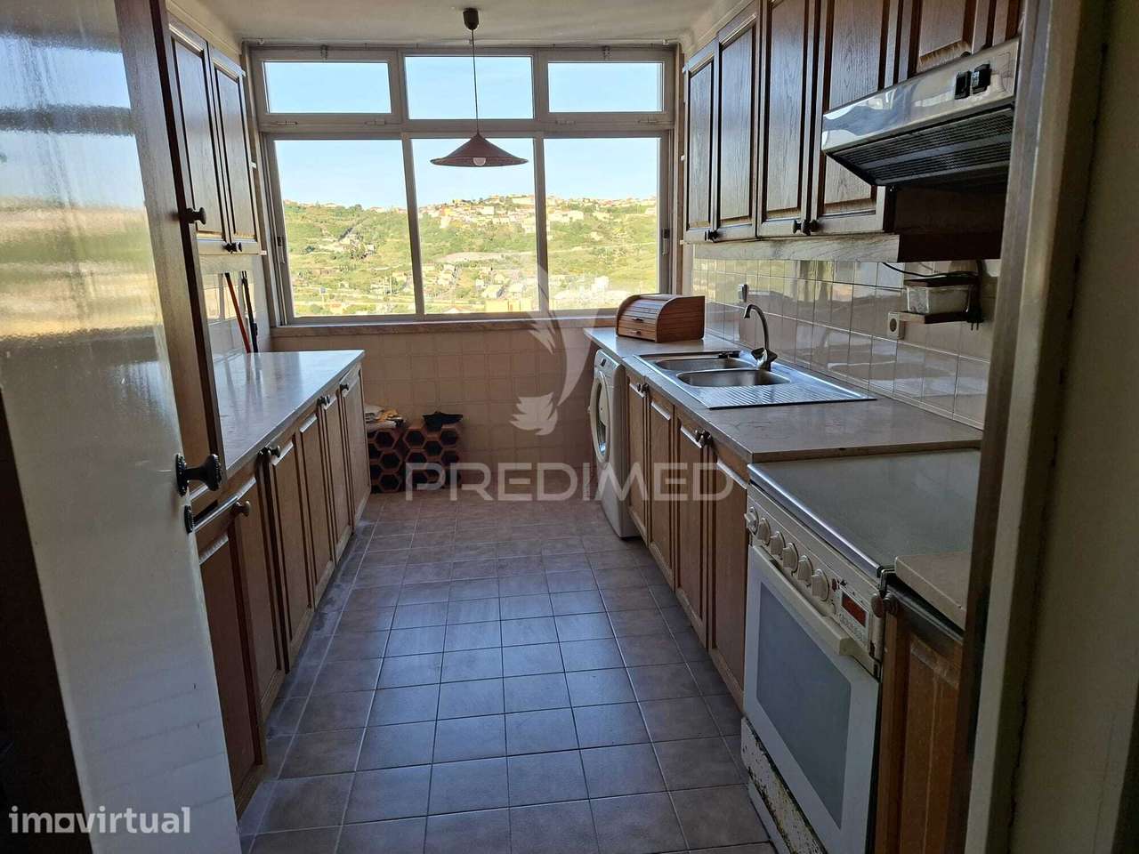 Apartamento T2 Santo António dos Cavaleiros - Grande imagem: 4/21