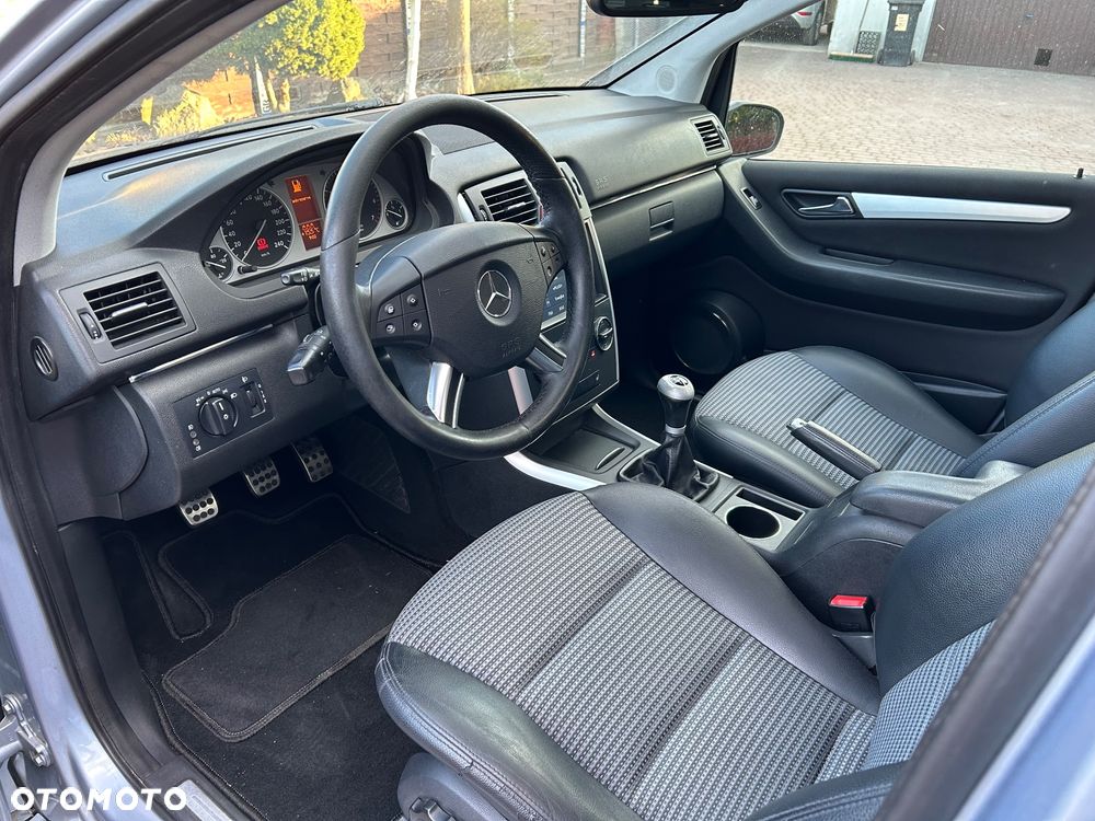 Mercedes-Benz Klasa B - 34