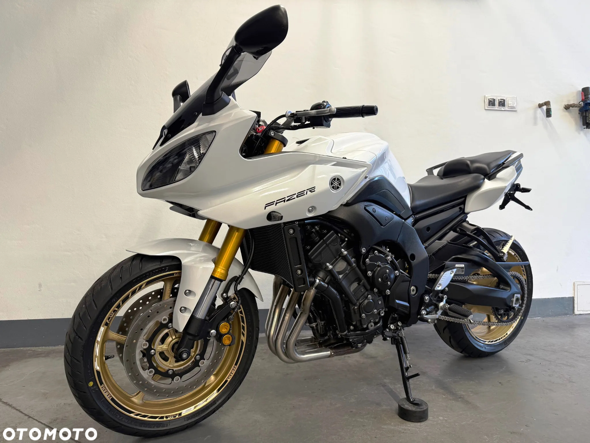 Yamaha FZ8 - 6