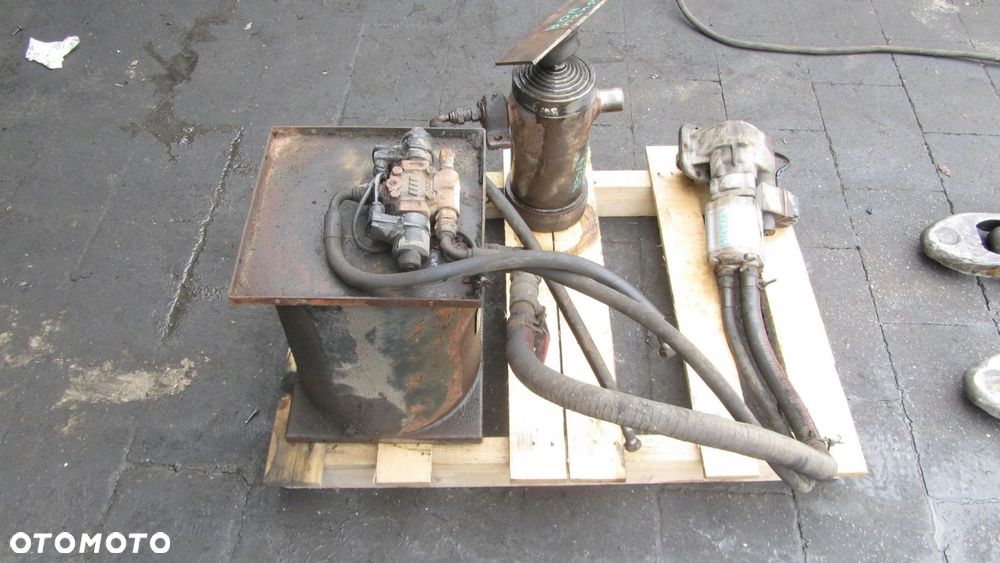 ISUZU NQR NPR HYDRAULIKA OMFB LTA 25S - 1