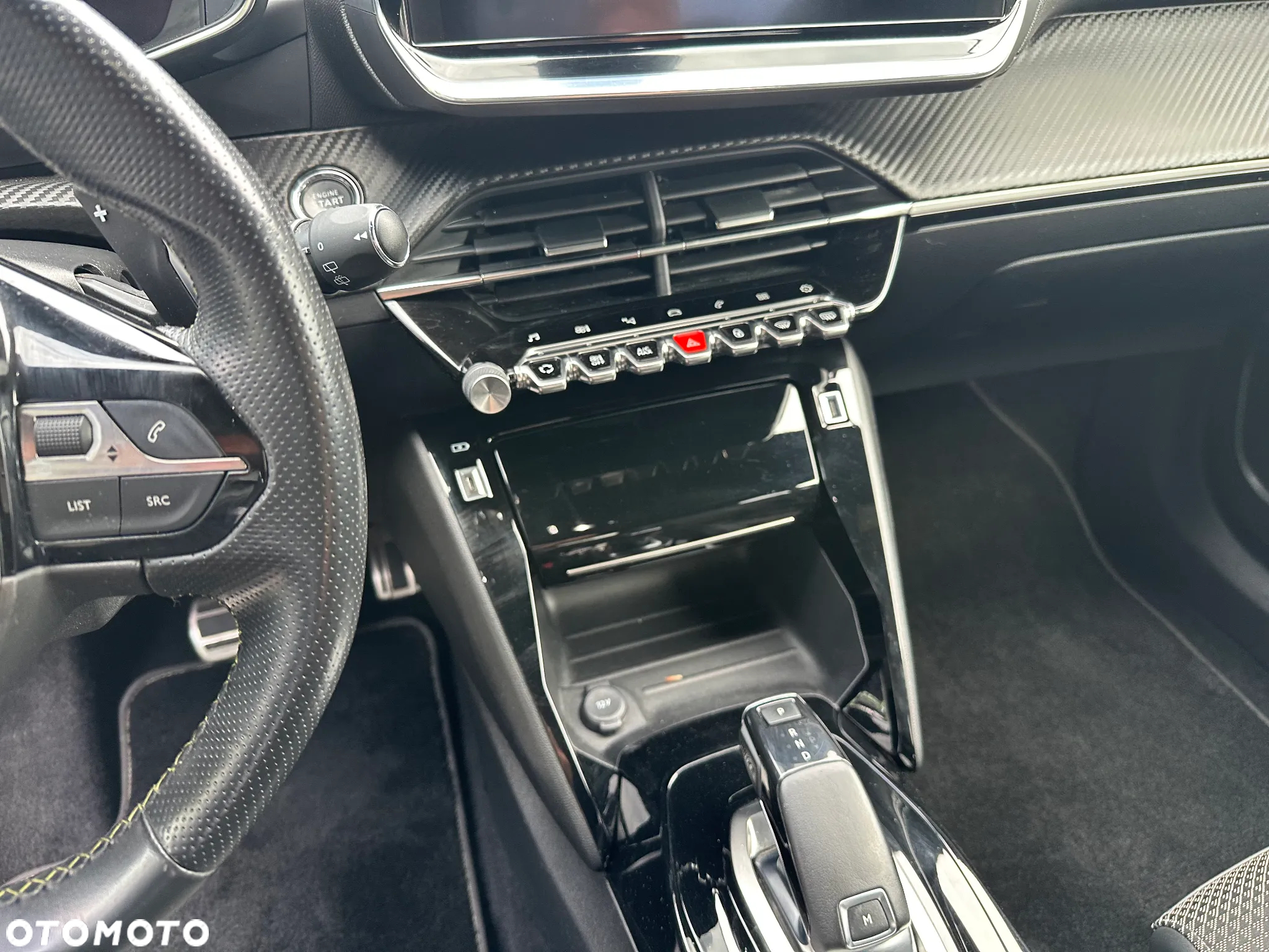 Peugeot 2008 PureTech 130 EAT8 GT - 9