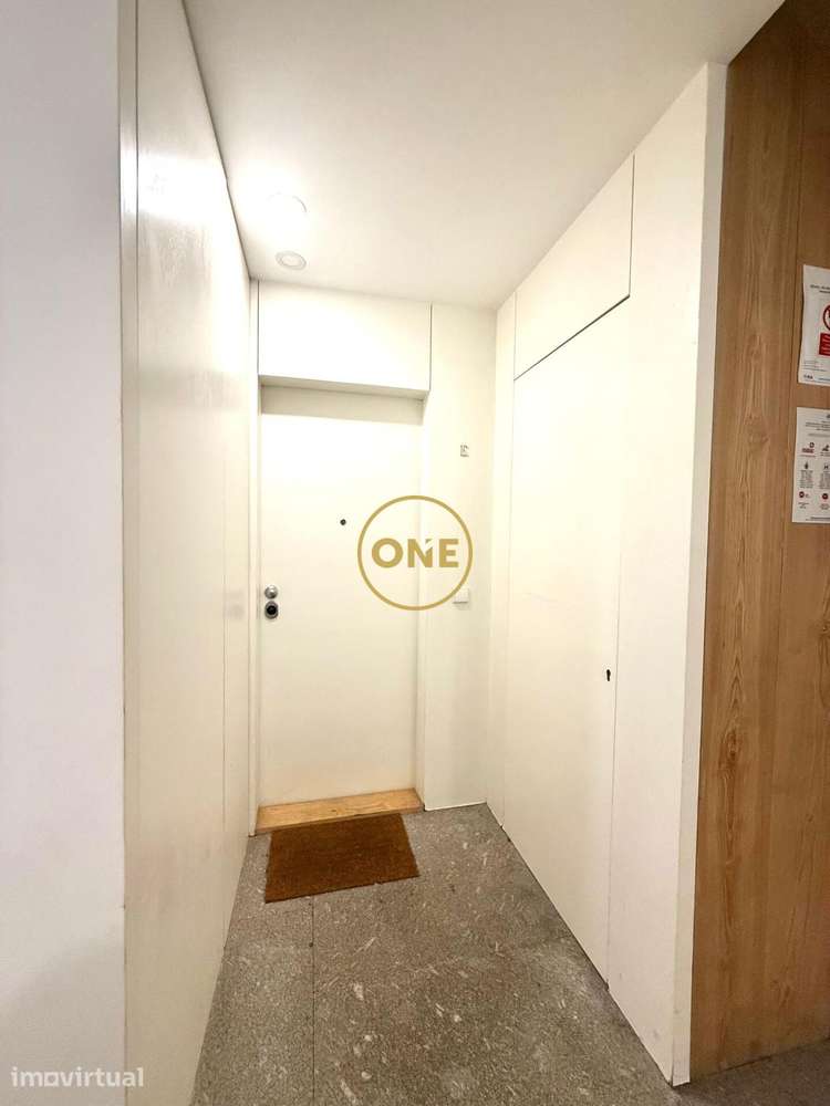 Apartamento T1 com Terraço e Garagem no Centro do Porto - Grande imagem: 5/17