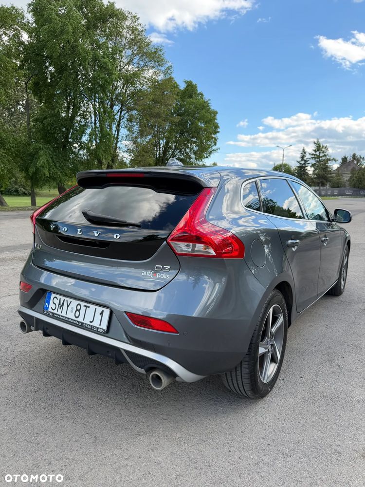 Volvo V40 D3 R Design - 4