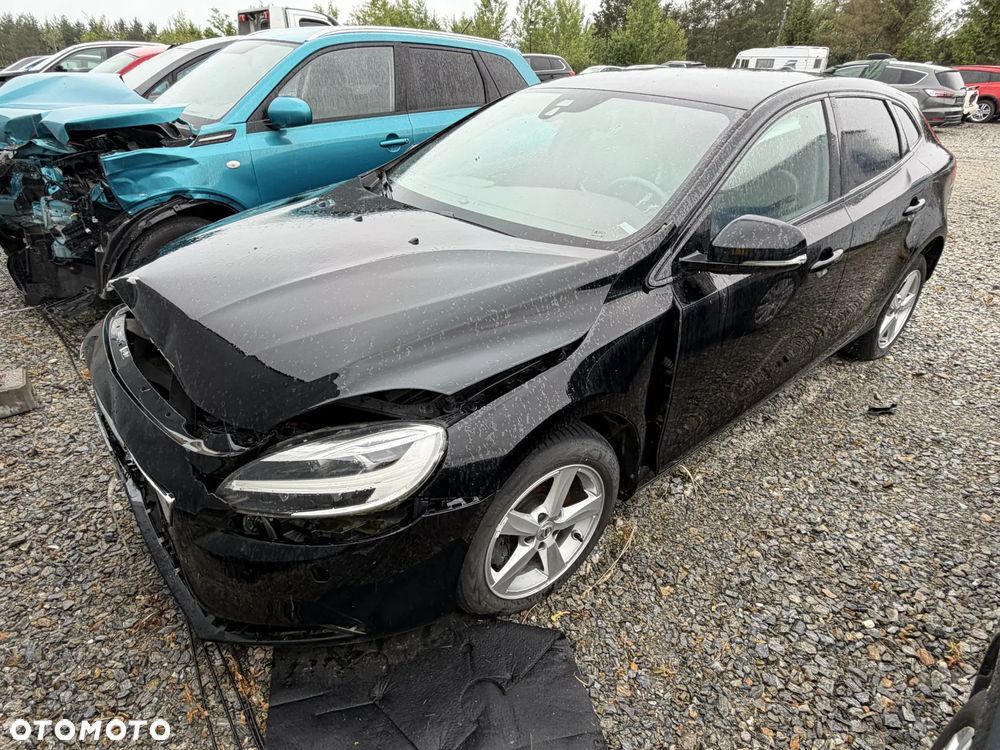 Volvo V40 T2 Momentum - 16