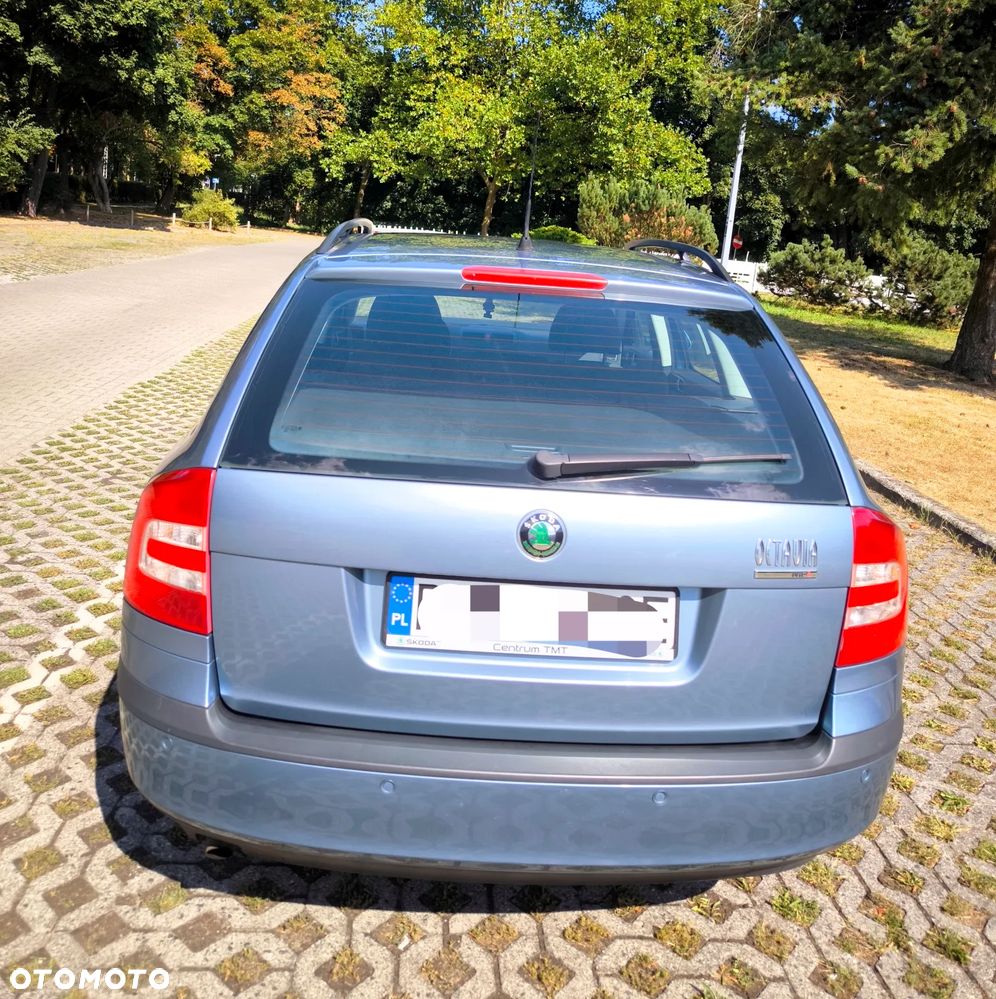 Skoda Octavia 1.6 Elegance - 4