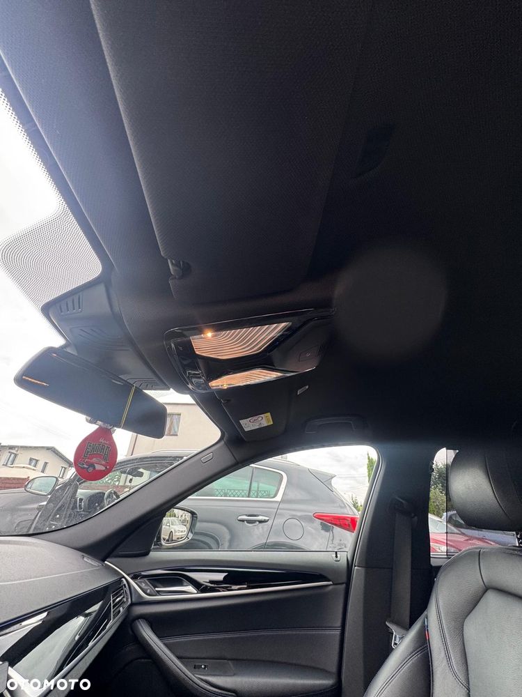 BMW Seria 5 520d xDrive M Sport sport - 13