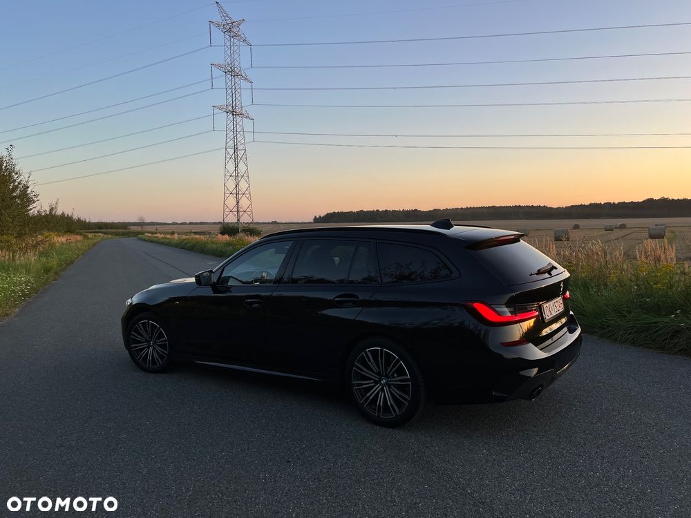 BMW Seria 3 330i xDrive M Sport - 19