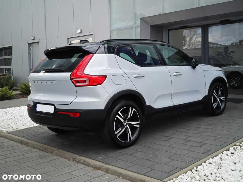 Volvo XC 40 T5 Plug-In Hybrid R-Design - 8