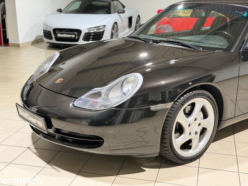 Porsche 911 Carrera 4 - 2