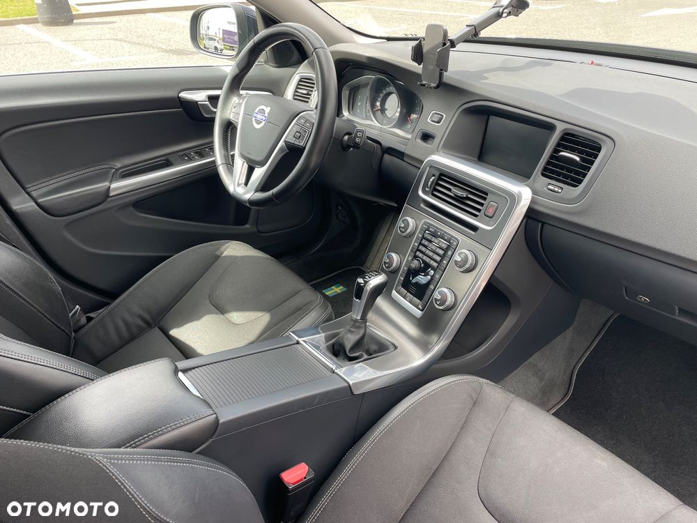 Volvo V60 D3 Momentum - 11