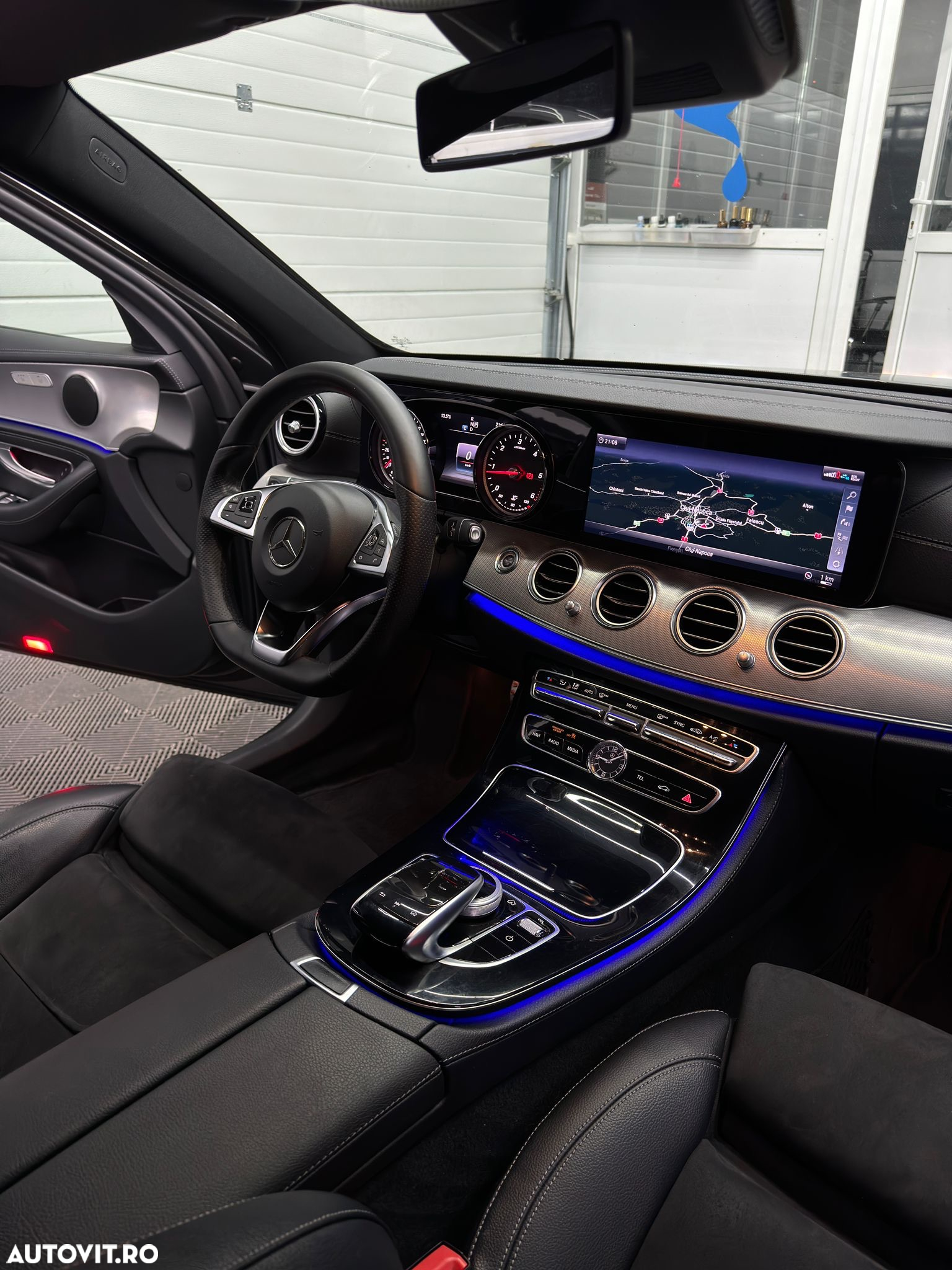 Mercedes-Benz E 220 d 4Matic 9G-TRONIC AMG Line - 10