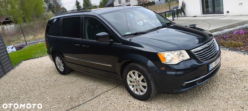 Chrysler Town & Country - 28