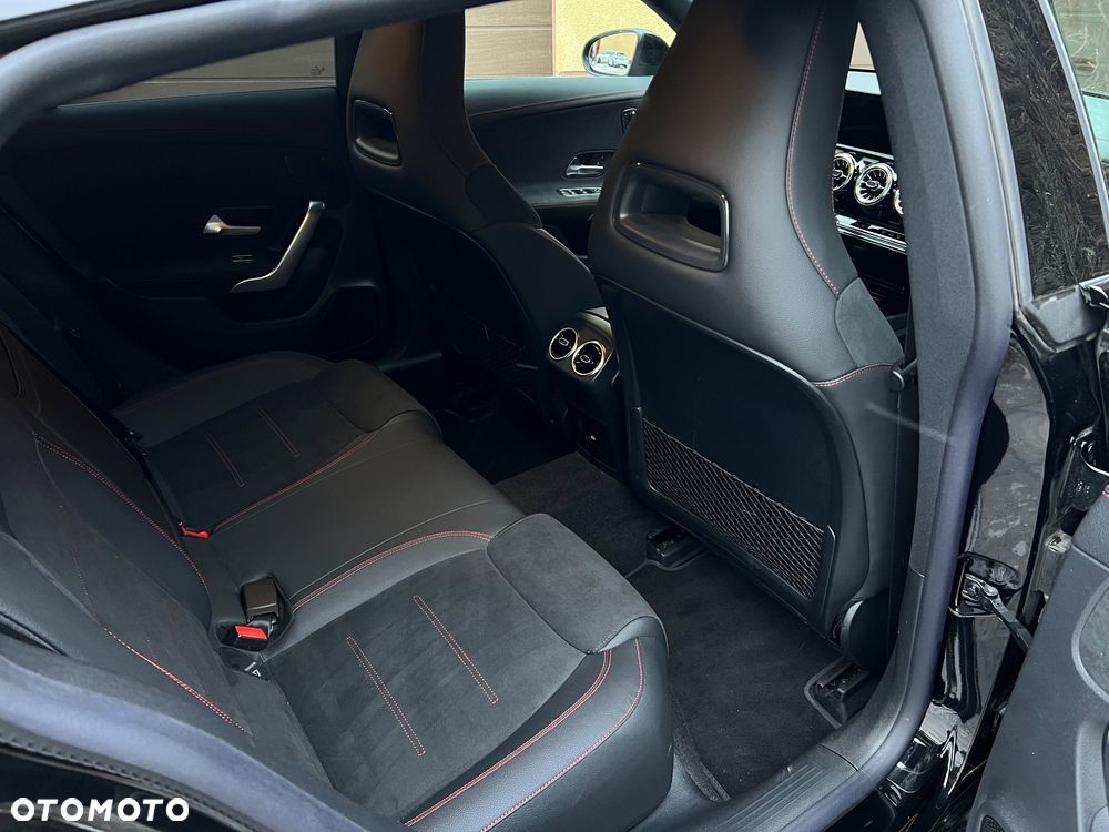 Mercedes-Benz CLA - 13