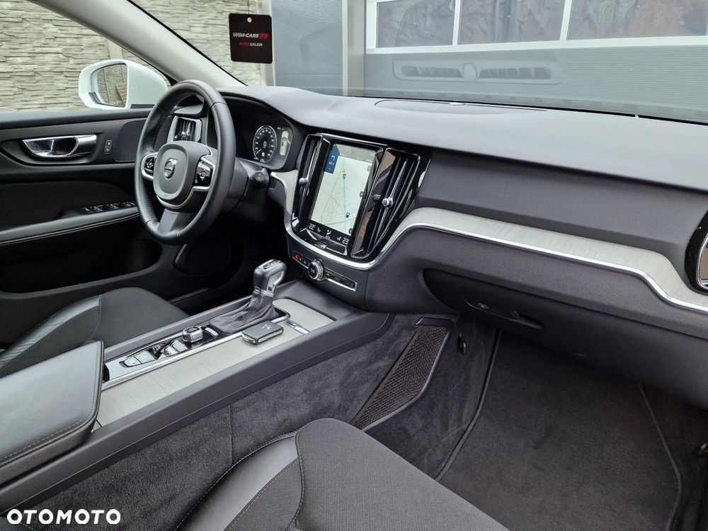 Volvo V60 Cross Country D4 AWD Geartronic - 24