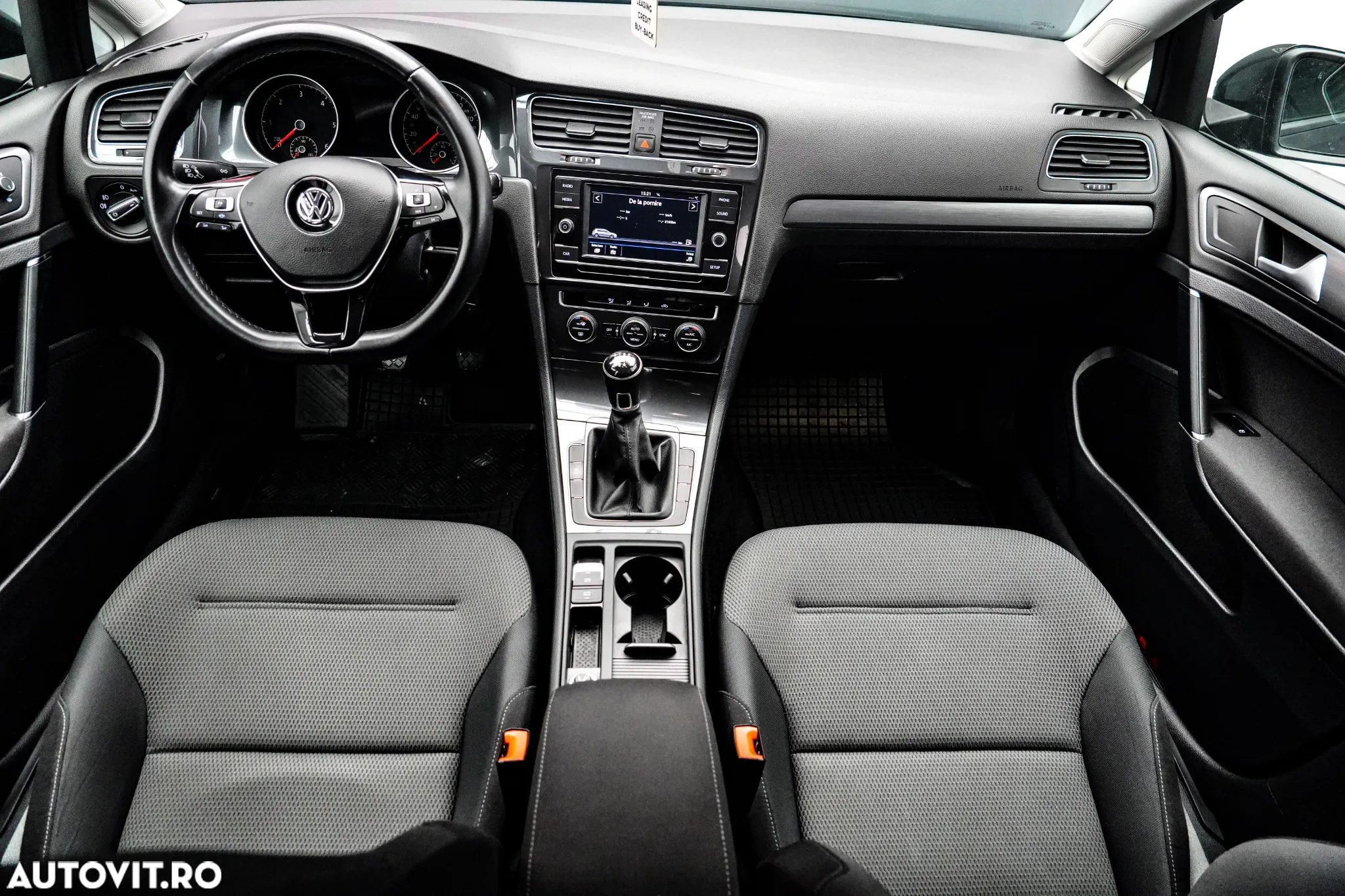 Volkswagen Golf 1.6 TDI Trendline - 8