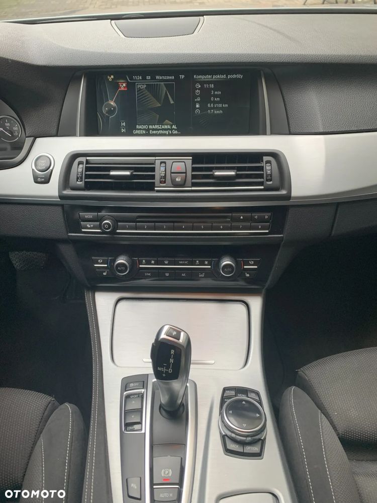 BMW Seria 5 520d xDrive Luxury Line - 9