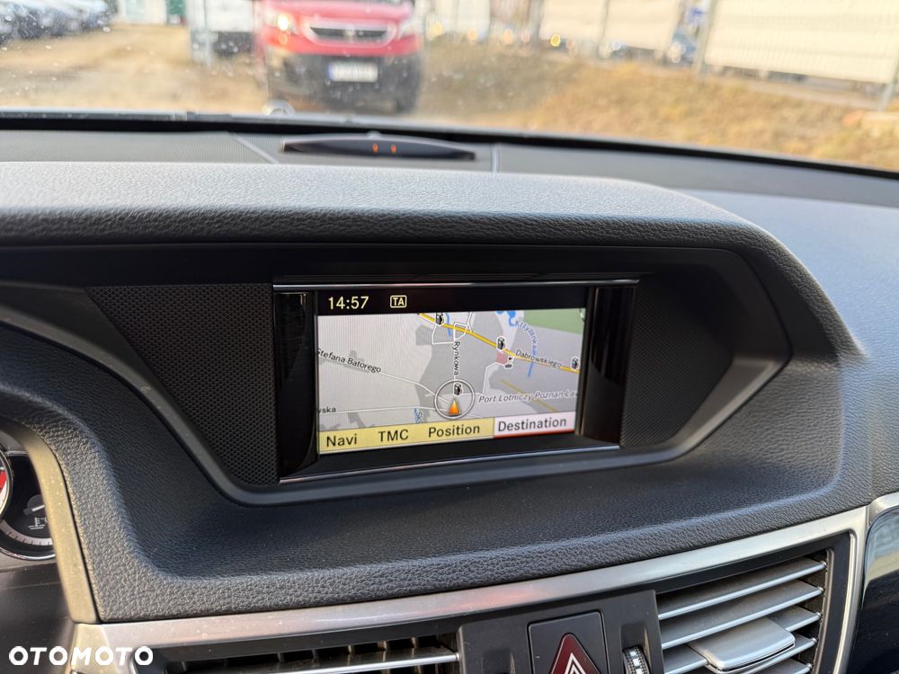 Mercedes-Benz Klasa E 200 CGI BlueEffICIENCY Avantgarde - 17