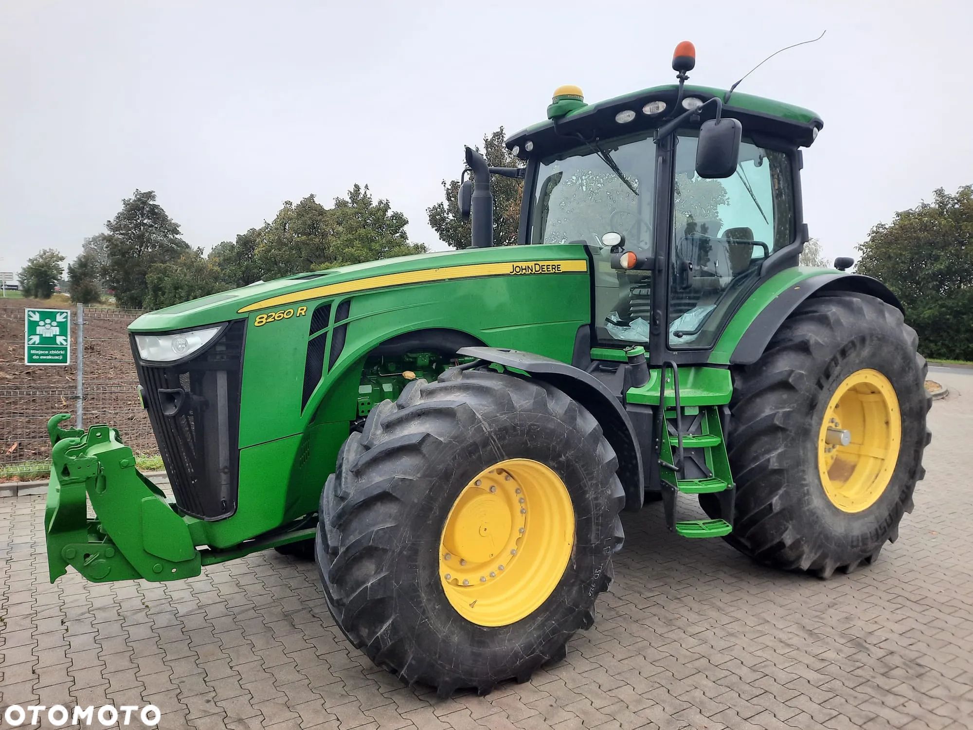 John Deere 8260 R - 1