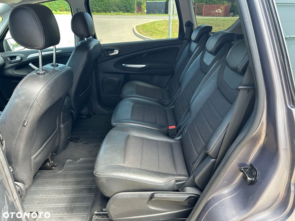 Ford S-Max - 14