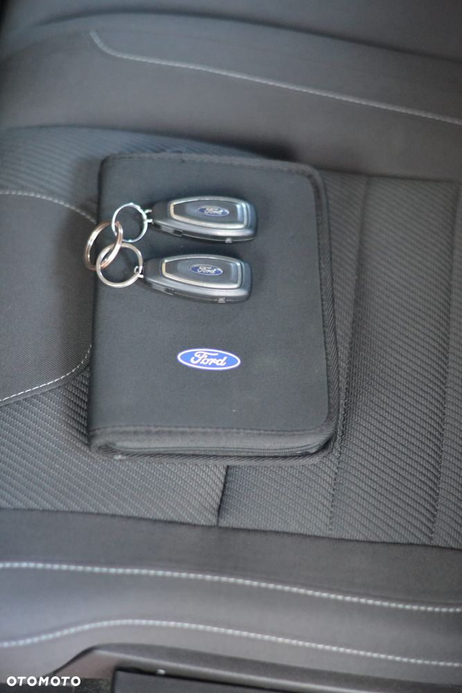Ford Kuga 1.6 EcoBoost 2x4 Trend - 12