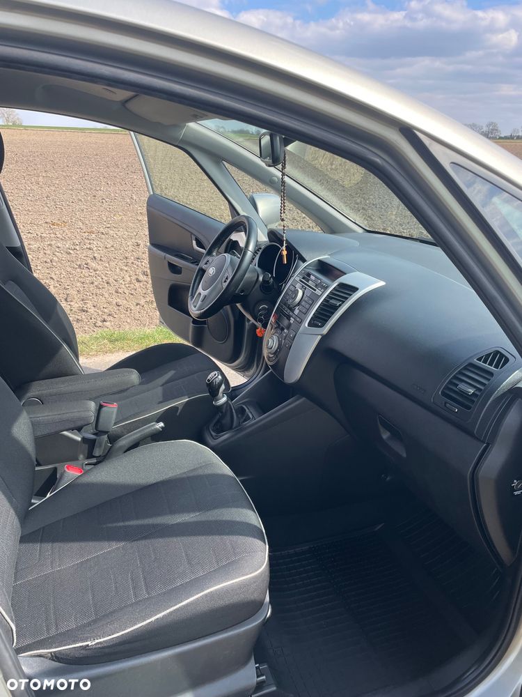 Kia Venga 1.6 L - 5