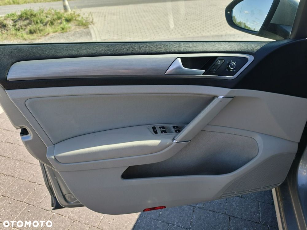 Volkswagen Golf - 26