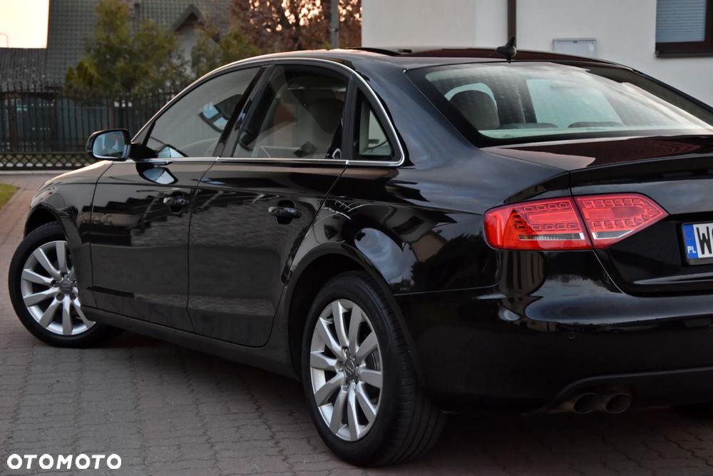 Audi A4 Limousine - 11