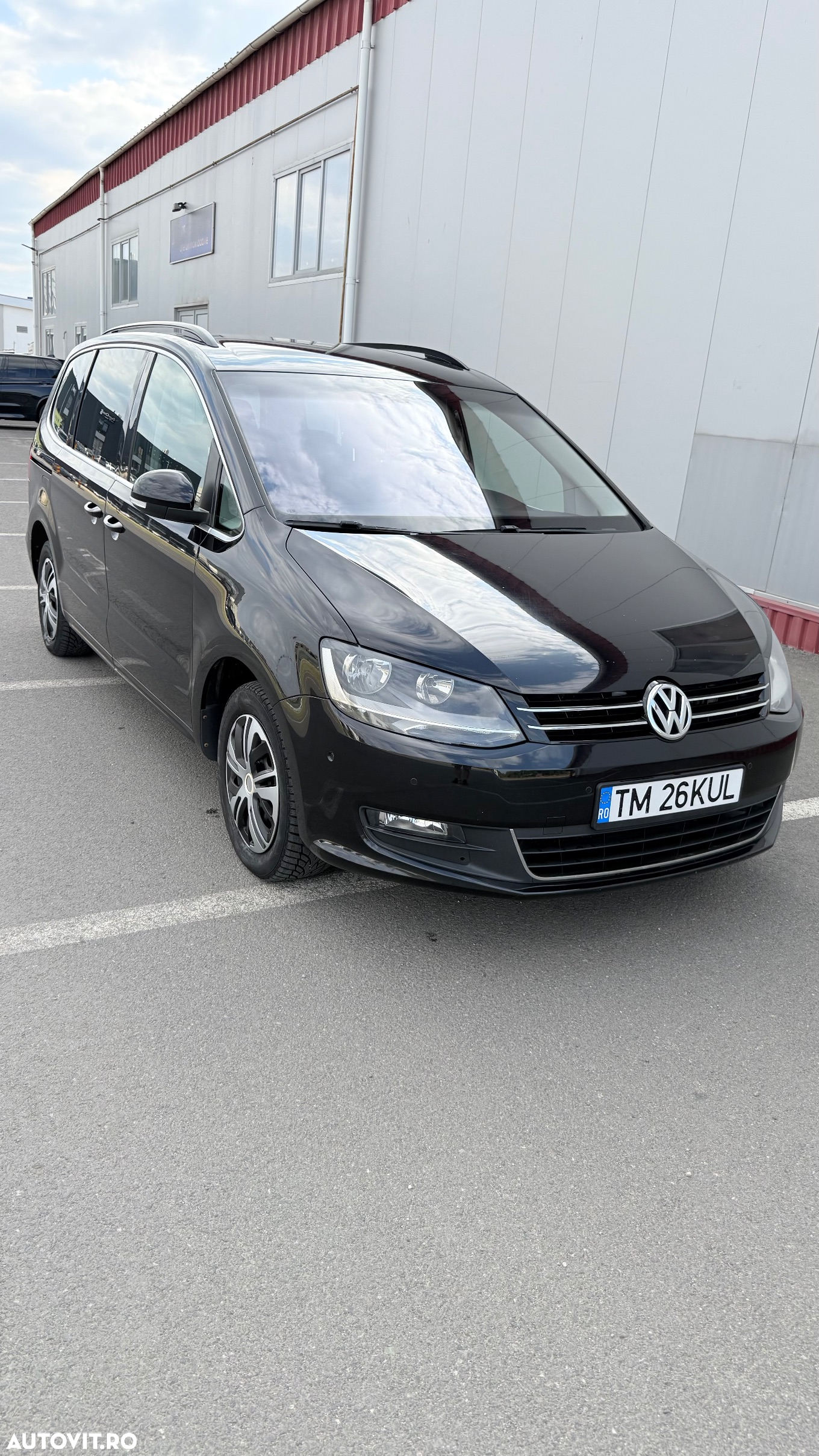 Volkswagen Sharan 2.0 TDI DSG BlueMotion Technology Comfortline - 2