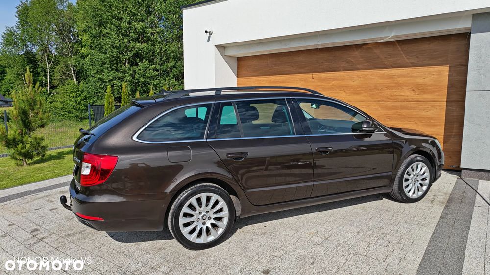 Skoda Superb 2.0 TDI Elegance DSG - 25