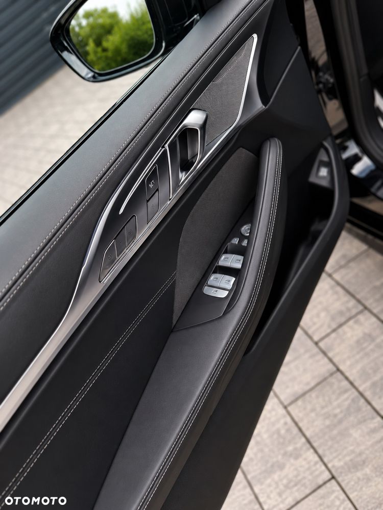 BMW Seria 8 - 12