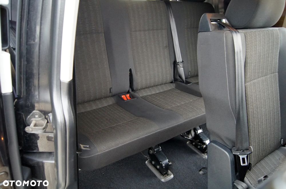Volkswagen Caravelle - 20