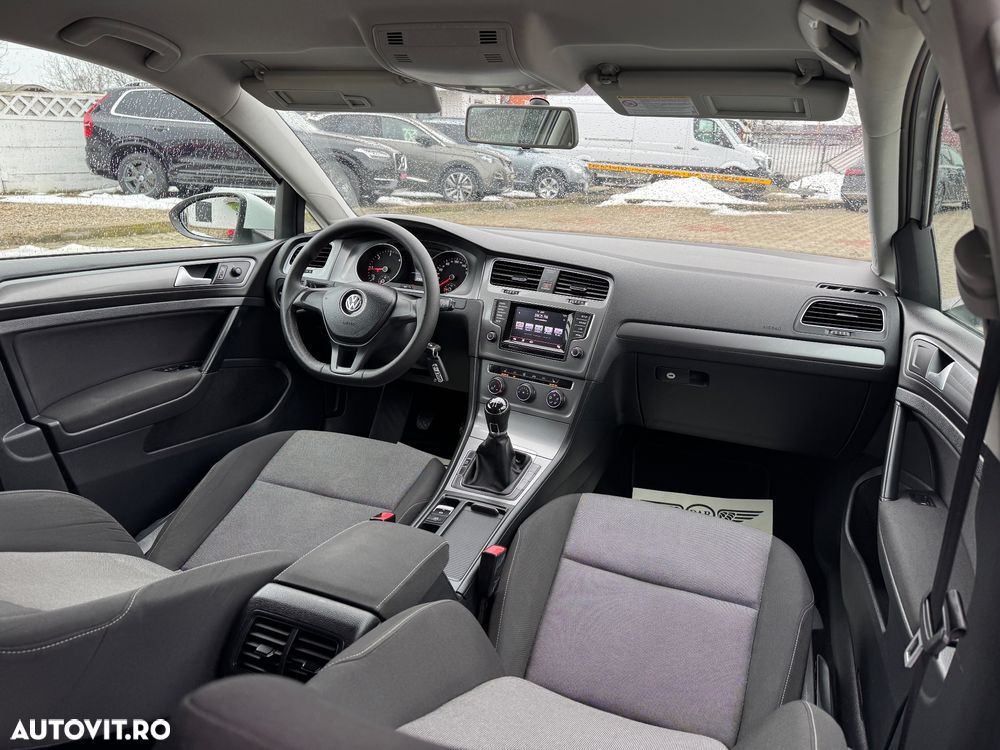 Volkswagen Golf 1.6 TDI BlueMotion Technology Comfortline - 23