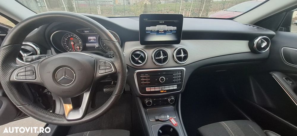 Mercedes-Benz GLA - 13