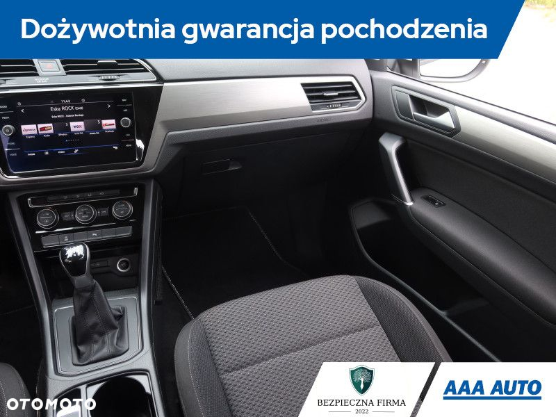 Volkswagen Touran - 9