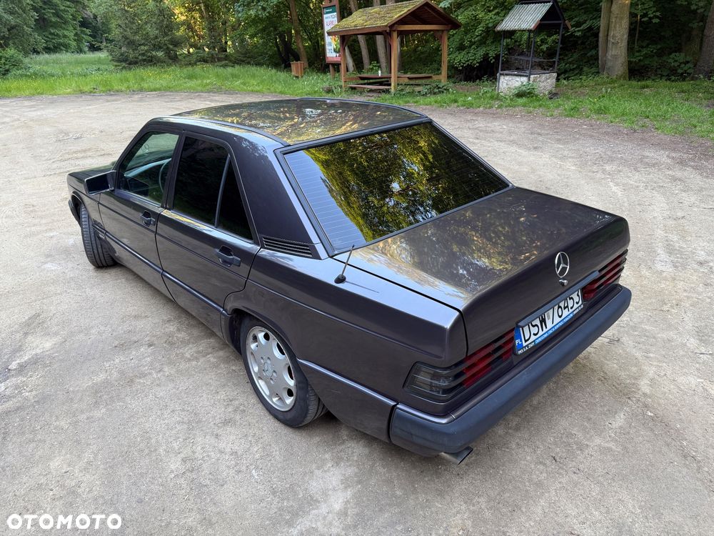 Mercedes-Benz W201 (190) - 7